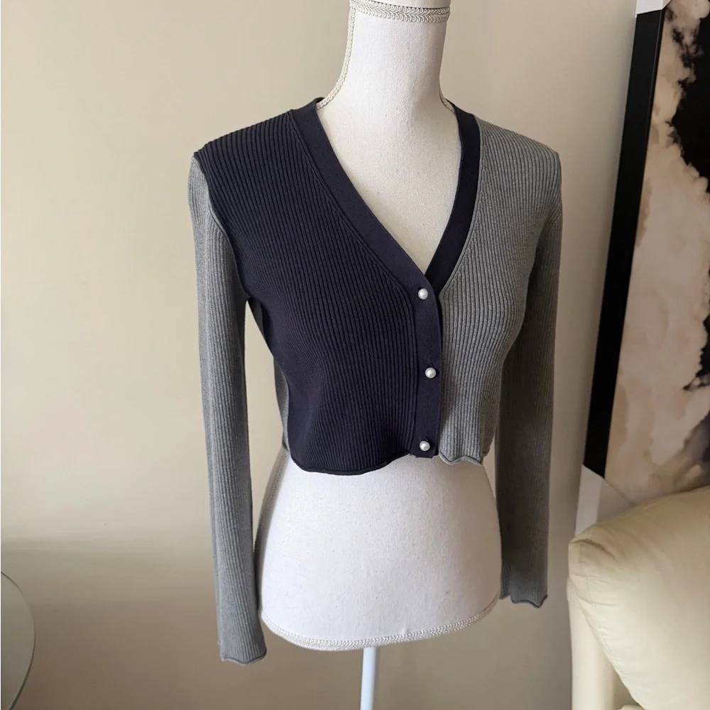 Peter Som Gray & Navy Cropped ColorBlock Pearl Long Sleeve Cardigan sz Large EUC